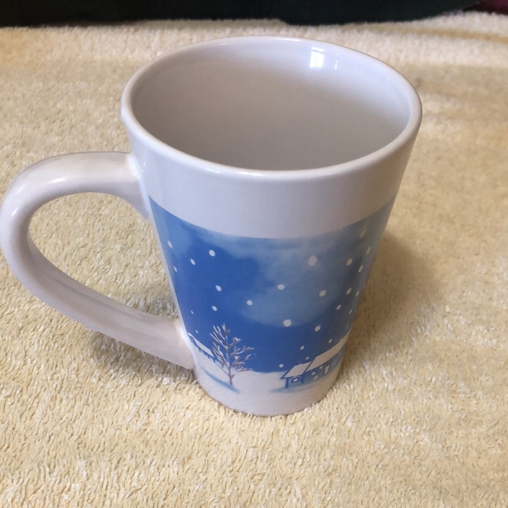 Royal Norfolk Christmas Mug Snowy Tree and House 4.75x3.5” not including handle - Picture 3 of 5